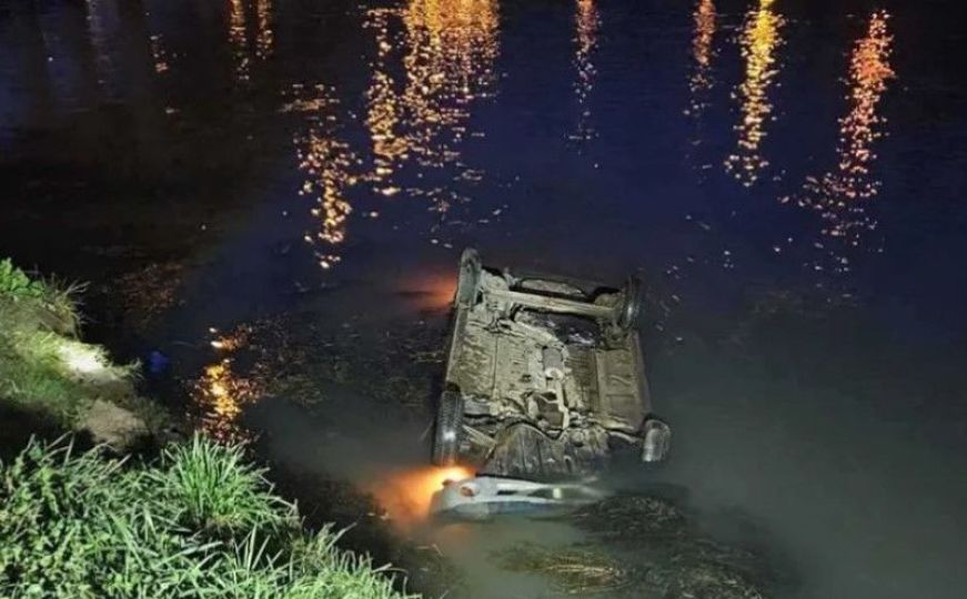 Još jedna tragična nesreća na bh. putevima: Automobil sletio s ceste u Vrbas, jedna osoba poginula