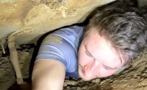 Mladić se zaglavio u pećini i snimio cijeli užas: "Više ne mogu da se okrenem"