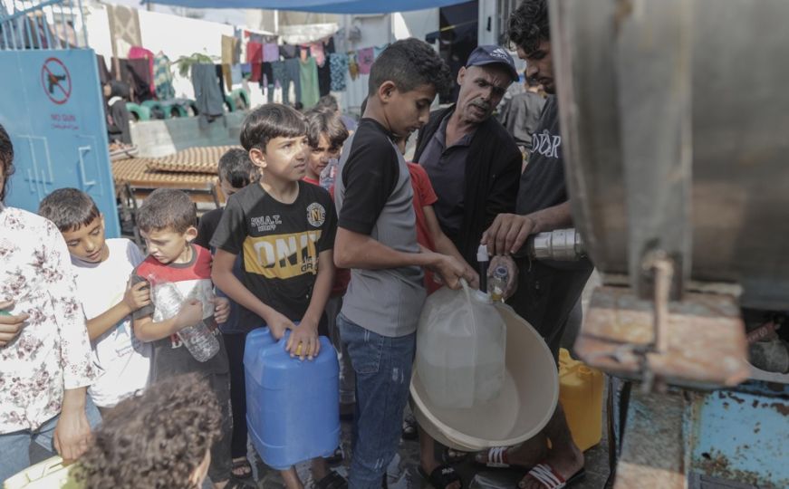 Kolaps vodovodnog sistema u Gazi, stanovnici prisiljeni piti prljavu morsku vodu