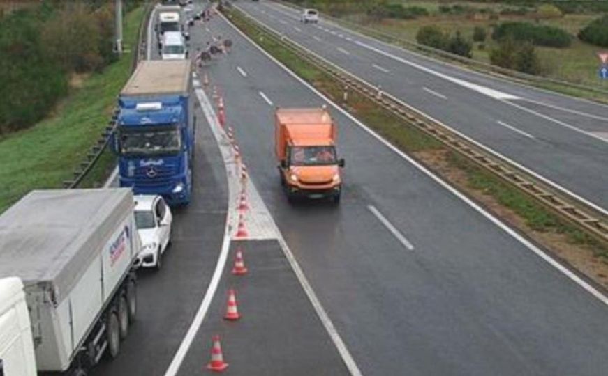 Detalji stravične nesreće u Hrvatskoj: Vozač kombija pobjegao nakon sudara