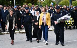 Polaganjem cvijeća na Alipašinom Polju obilježena peta godišnjica smrti sarajevskih policajaca