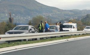 Vozači, oprez: Udes na autocesti kod Sarajeva, otežan saobraćaj