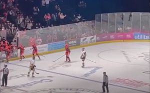 Užasne scene na ledu: Hokejašu prerezan vrat na utakmici, gledatelji ostali u suzama i šoku