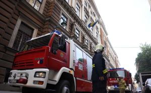 Planulo vozilo u Sarajevu, vatrogasci krenuli na intervenciju