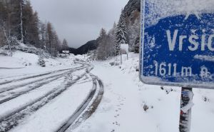 Veliko nevrijeme u Sloveniji: Klizište zatrpalo kuće, pao i snijeg