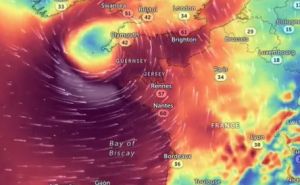 Francuska se priprema za oluju Ciaran: Očekuju se vjetrovi brzine do 170 kilometara na sat