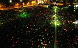 Svi sveti: Svijeće sjećanja za duše pokojnika obasjale Sarajevo