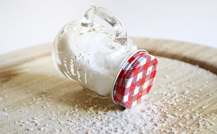Sol ne služi samo za kuhanje, uz ove tehnike olakšajte sebi čišćenje različtih površina