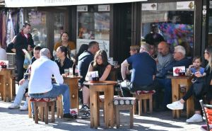 To je raja iz Sarajeva: Sunčani novembar i kafa u baštama kafića