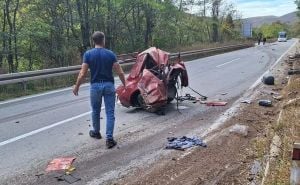 Jezive scene u bh. komšiluku: Stojadin presječen na pola, u smrskanom vozilu poginuo vozač