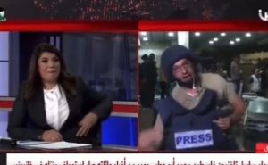 Palestinski novinar jecajući skinuo pancir nakon smrti svog kolege: 'Ubijaju nas jednog za drugim'