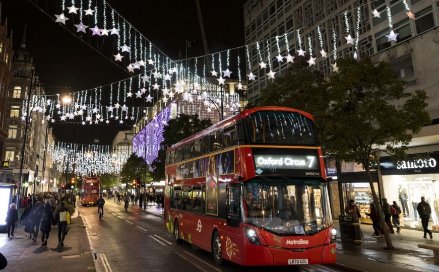 London ukrašen ususret božićnim i novogodišnjim praznicima