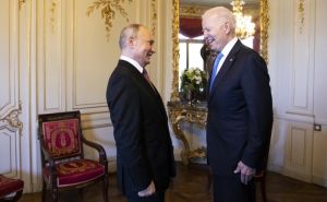 Moguć sastanak Putina i Bidena za istim stolom, ali Moskva ima jedan uslov za to