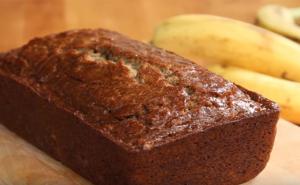 Omiljeni desert mnogih: Recept za sočni banana bread