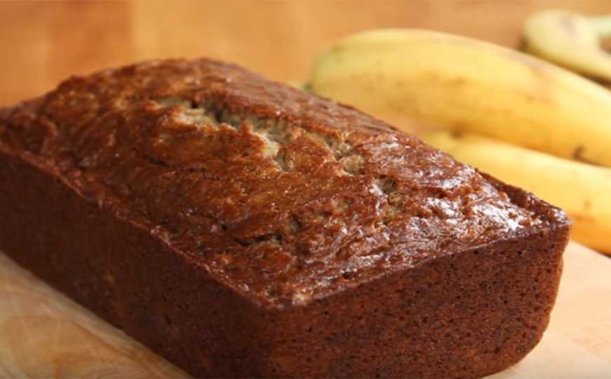 Omiljeni desert mnogih: Recept za sočni banana bread