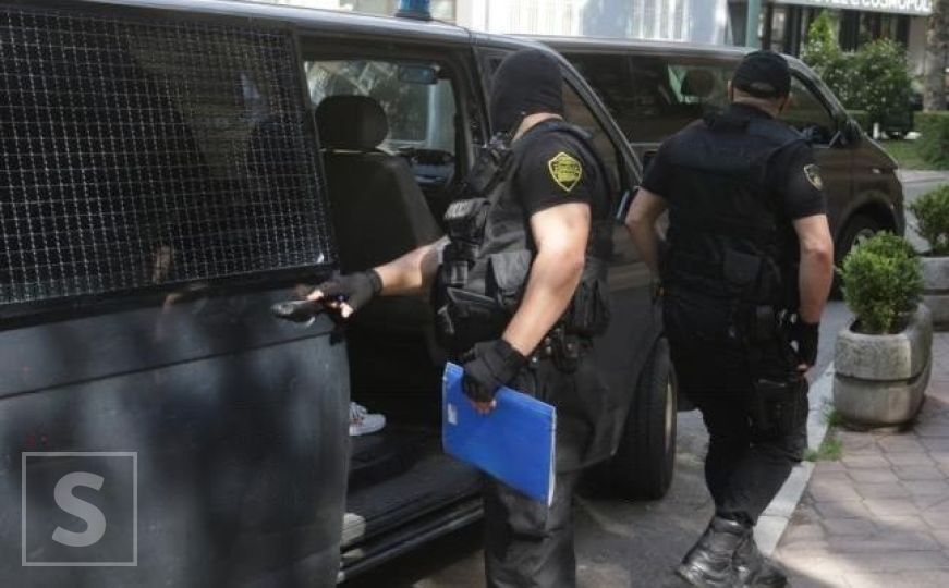 Policijska akcija u Sarajevu: Uhapšene dvije osobe, pronađena droga