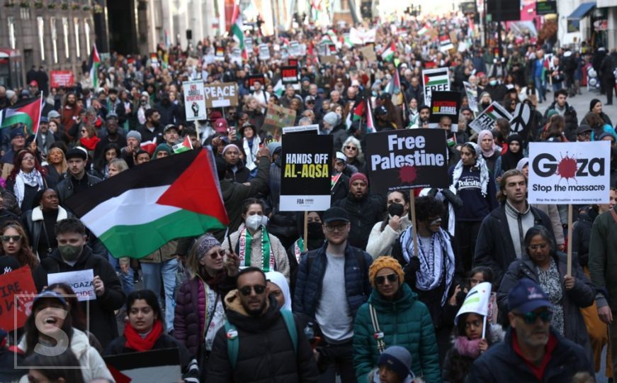 Hiljade ljudi na ulicama Londona: Čuje se 'Free Palestine', građani strahuju od sukoba s desničarima