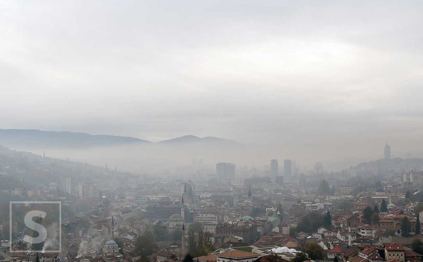 Pala magla na Sarajevo: Ovako je danas izgledao pogled sa Žute tabije