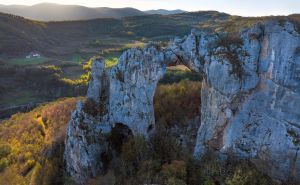 Prirodni fenomen u kanjonu Vrbasa: Znate li legendu o Kamenom mostu?