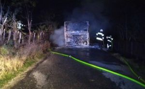 Drama na stajalištu u BiH: Vatra progutala autobus