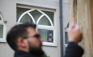 Saslušan čovjek koji je prijetio muslimanima u džamiji u Beogradu: Objavljeni novi, jezivi detalji