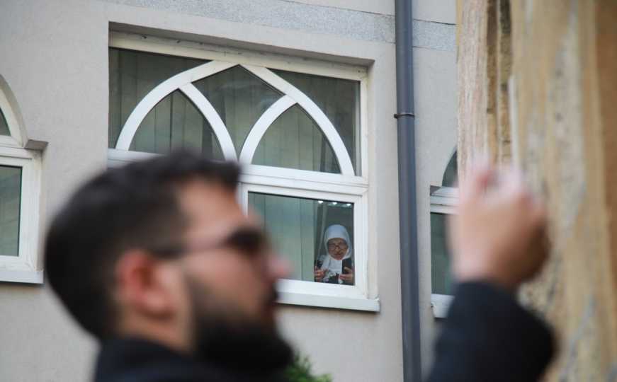 Saslušan čovjek koji je prijetio muslimanima u džamiji u Beogradu: Objavljeni novi, jezivi detalji