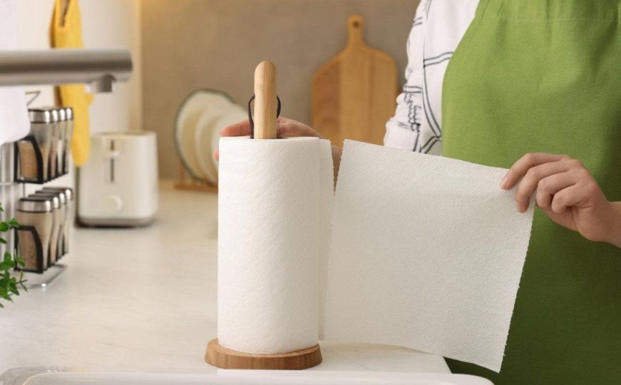 Evo zašto domaćice sijeku papirnate ubruse na pola: Ovaj trik je oduševio mnoge