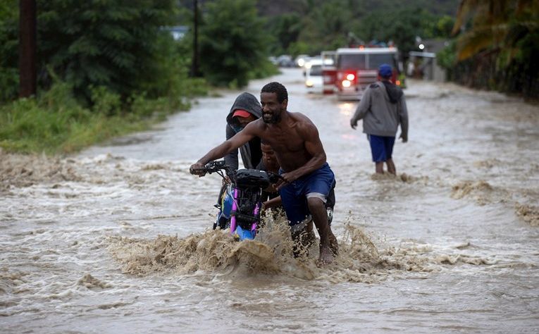 Strašne poplave u Dominikanskoj Republici: Srušio se tunel na autocesti, poginula najmanje 21 osoba