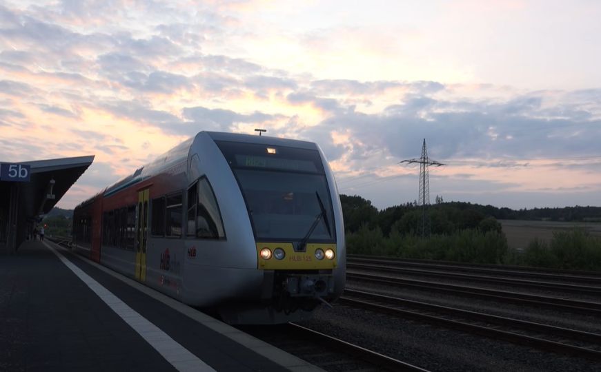 Berlin planira testirati 'lebdeći' voz koji neće imati vozača