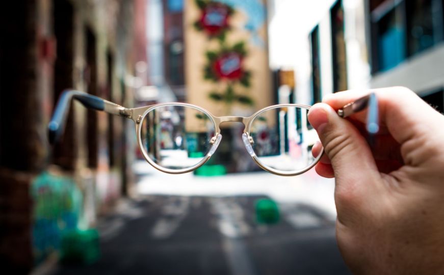 Znate li kako spriječiti zamagljivanje naočala zimi?