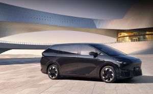 Luksuzni minivan iz Kine: Predstavljen Xpeng X9