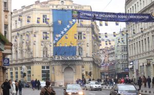 Bosna i Hercegovina sutra slavi Dan državnosti: Ulicama se zavijorile zastave naše lijepe domovine