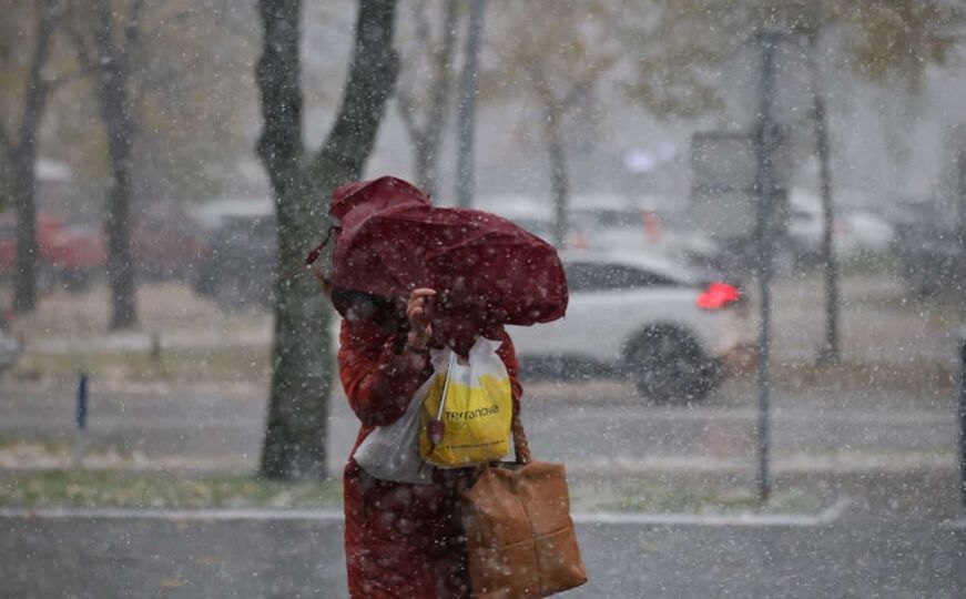 Zima je došla u Bosnu i Hercegovinu: Snježna oluja pogodila Banja Luku