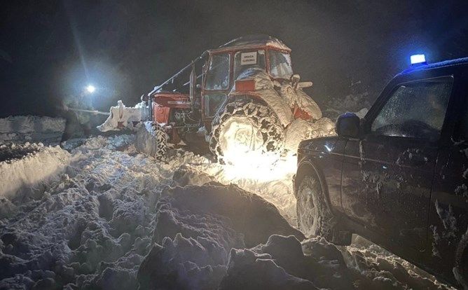 Nevrijeme pogodilo Srbiju, Bugarsku i Rumuniju: Nestalo struje, ljude spašavali iz snijega