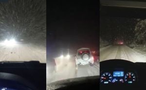 Snijeg napravio haos na cestama u BiH: Popriječeni šleperi, na brojnim putevima saobraćajni kolaps