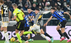 Inter zadržao vrh Serije A nakon remija s Juventusom u Derby d'Italiji