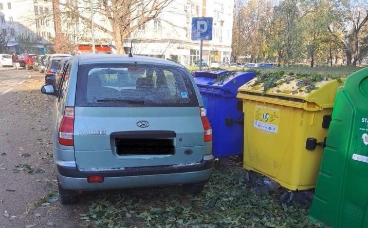 Ne jedno, nego dva bahata parkiranja u istom danu na istom mjestu pored kontejnera u Sarajevu