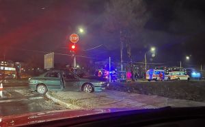 Saobraćajna nesreća u Sarajevu: Učestvovalo i vozilo Hitne pomoći, policija na terenu