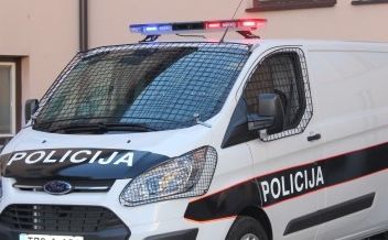 Policija u BiH na nogama: Iz vozila nestala torba sa većom količinom novca