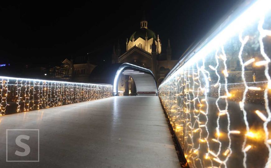 Požuri polako: Most u centru Sarajeva predivno uređen pred novogodišnje praznike
