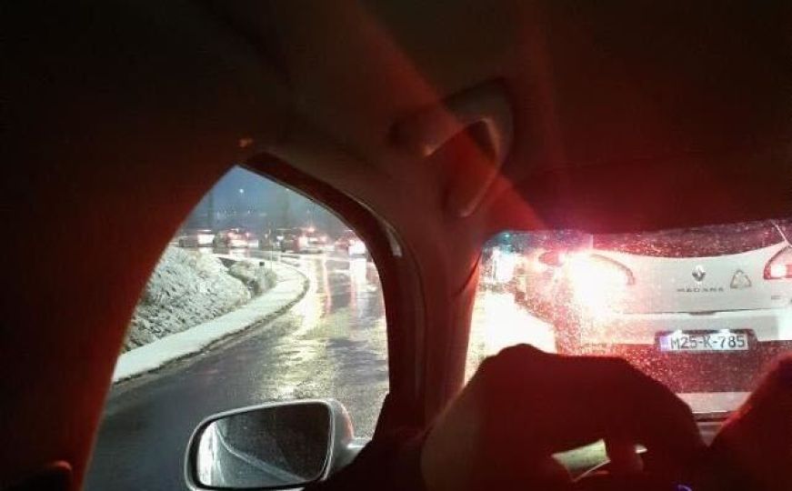 Saobraćajni kolaps na Kobiljoj Glavi: Formirale se kilometarske kolone, nadležni poslali upozorenje