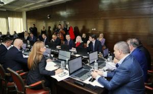 Vlada FBiH donijela uredbu o isplati pomoći poslodavaca: Radnici mogu dobiti i do 2.520 KM