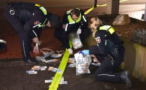 Prolaznici u šoku: Desetine hiljada eura na cesti, njemačka policija sakupljala novac