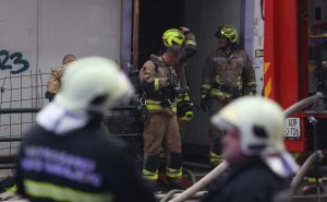 Požar u Sarajevu: Zapaljeno vozilo Sindikata metalaca Kantona Sarajevo