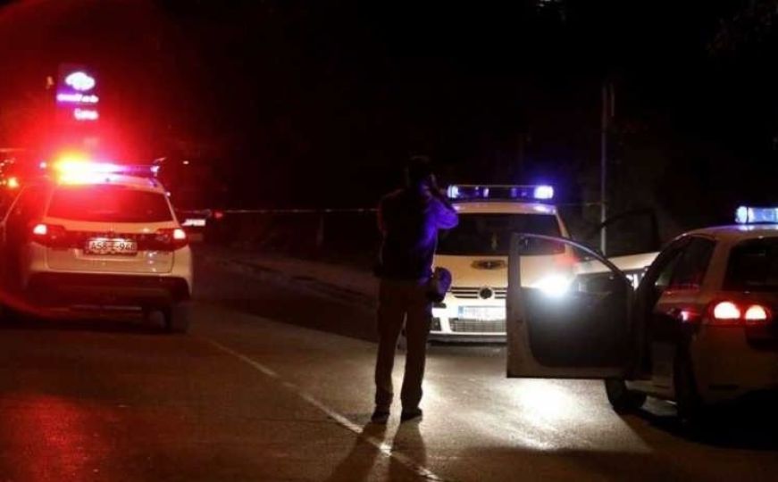 Još jedna teška nesreća u BiH: Tragično stradao 18-godišnjak, zabio se u stablo