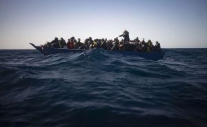 Užas kod Libije: Utopilo se najmanje 60 migranata u brodolomu