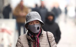 Zagađen zrak u Sarajevu: Građani nose maske dok se bore sa nepovoljnim uvjetima