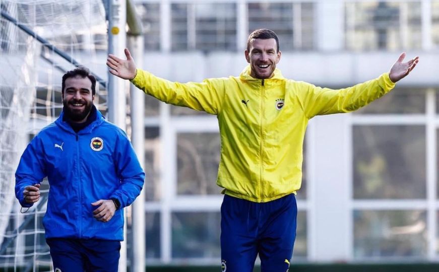 Edin Džeko objavom obradovao navijače Fenerbahcea: 'Nema razloga za brigu'