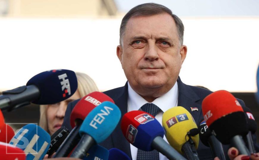 Milorad Dodik opet pravio haos u sudnici: Odbio da ustane pred sudijom