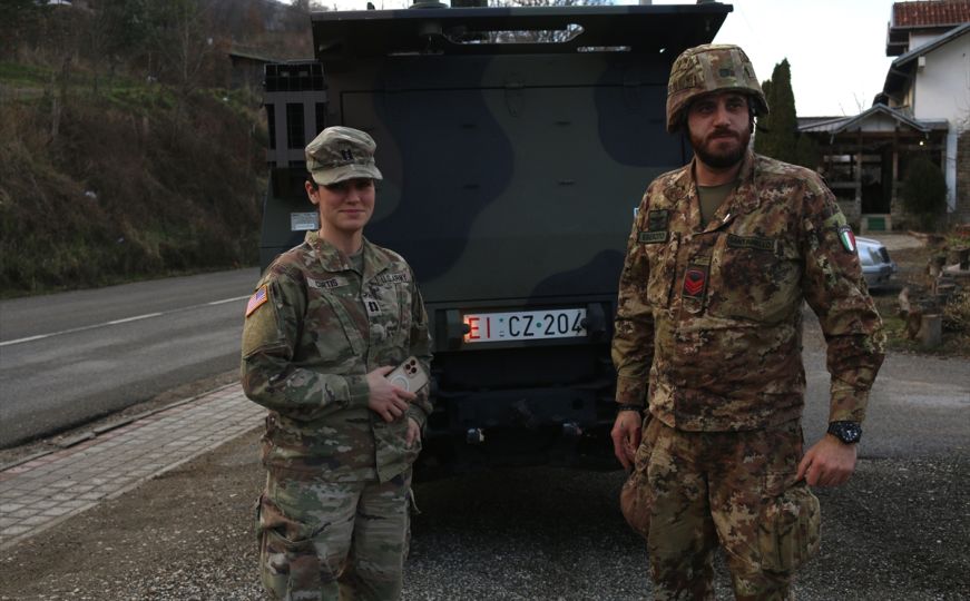 KFOR na granici Srbije i Kosova: Pogledajte italijanske vojnike kako čamcima patroliraju